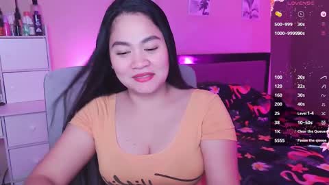 Snapshot of elleelle123 chatting on 12-29-24, 01:45 Ann online show from 12-29-24, 01:45