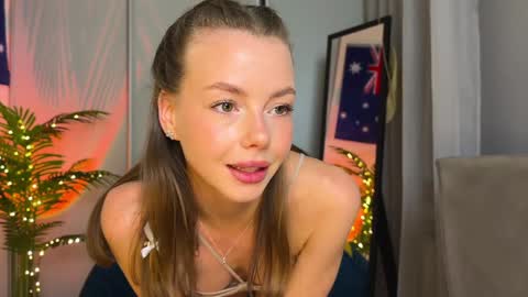 Snapshot of elli_harmon chatting on 01-11-25, 03:20 Ellie  --- Ill see you either on Friday or Saturday and definitely on Sunday  online show from 01-11-25, 03:20