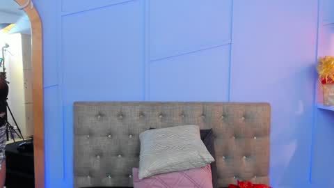 Ellie Taylor online show from 12-28-24, 11:59