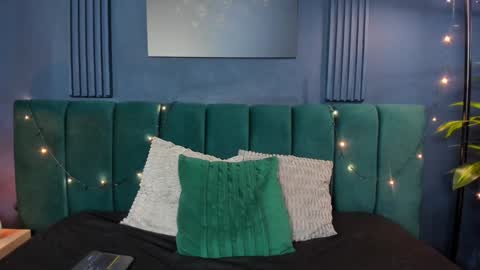 Ellie Taylor online show from 12-31-24, 08:15