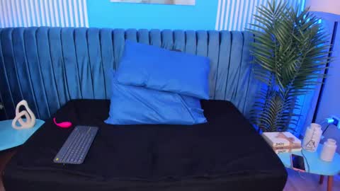 Ellie Taylor online show from 02-26-25, 03:10