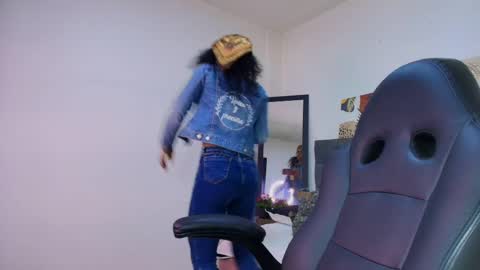  Ellie   online show from 09-16-25, 11:55