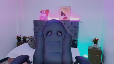  Ellie   online show from 09-24-25, 12:08