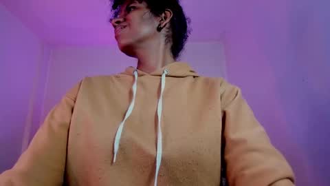  Ellie   online show from 11-18-25, 12:53