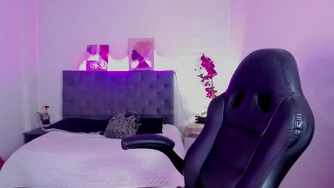  Ellie   online show from 12-19-25, 03:30