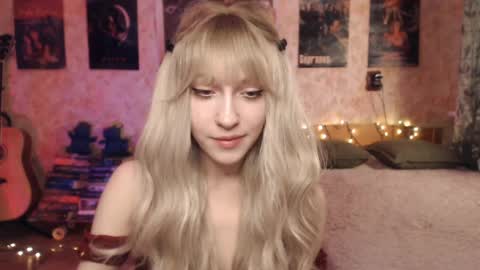 ellie_friendly online show from 01-19-25, 12:17
