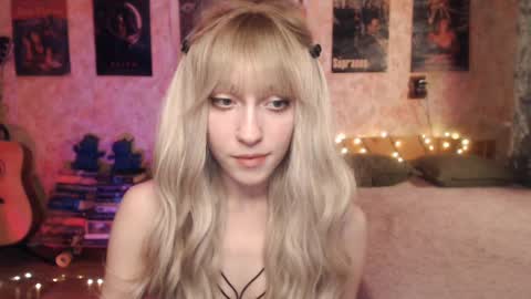 ellie_friendly online show from 01-23-25, 12:09