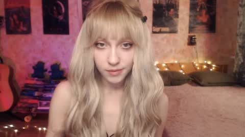 ellie_friendly online show from 01-23-25, 11:15