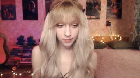 ellie_friendly online show from 01-27-25, 12:12