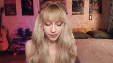ellie_friendly online show from 02-22-25, 12:38