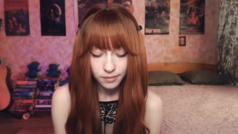 ellie_friendly online show from 09-10-25, 01:49
