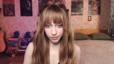 Snapshot of ellie_friendly chatting on 02-07-26, 12:36 ellie_friendly online show from 02-07-26, 12:36