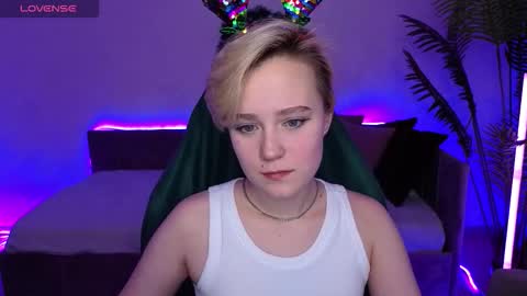 Ellie online show from 12-23-25, 08:34