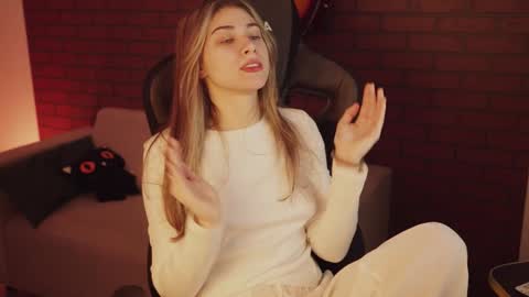 elliecutes online show from 01-07-25, 05:33