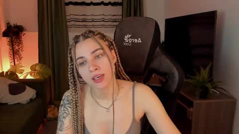 elliecutes online show from 02-10-25, 06:42