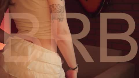 elliecutes online show from 10-28-25, 07:56