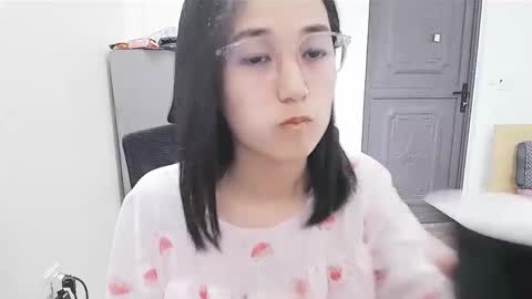 Snapshot of ellsa9x chatting on 10-13-25, 02:22 ellsa9x online show from 10-13-25, 02:22