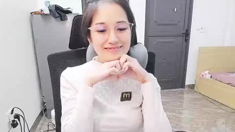 Snapshot of ellsa9x chatting on 10-20-25, 03:40 ellsa9x online show from 10-20-25, 03:40