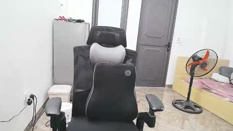 Snapshot of ellsa9x chatting on 11-19-25, 02:33 ellsa9x online show from 11-19-25, 02:33