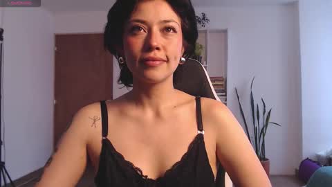 Emy Castro online show from 10-22-25, 09:14