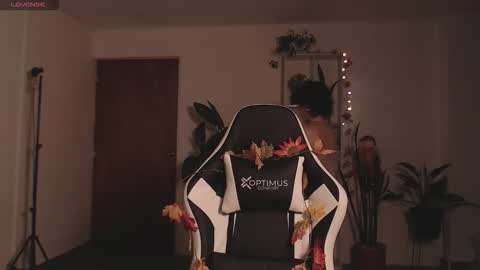 Emy Castro online show from 10-23-25, 11:24