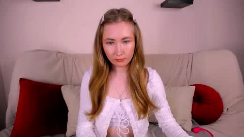 Elly online show from 11-11-25, 02:55