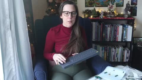 Snapshot of ellynaomi chatting on 12-13-24, 04:16 Elly Naomi online show from 12-13-24, 04:16