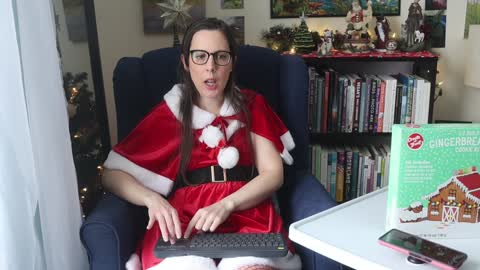 Snapshot of ellynaomi chatting on 12-22-24, 04:27 Elly Naomi online show from 12-22-24, 04:27