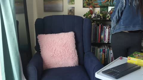 Snapshot of ellynaomi chatting on 01-17-25, 04:15 Elly Naomi online show from 01-17-25, 04:15