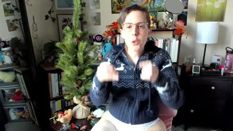 Elly Naomi online show from 11-16-25, 10:15