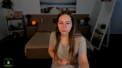 Snapshot of elma_lily chatting on 09-17-25, 05:53 elma_lily online show from 09-17-25, 05:53