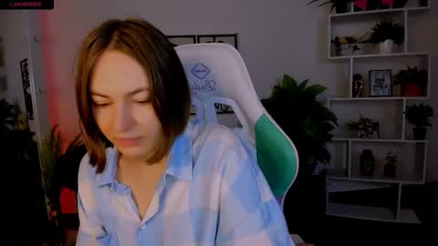 Snapshot of elma_lily chatting on 10-09-25, 07:06 elma_lily online show from 10-09-25, 07:06