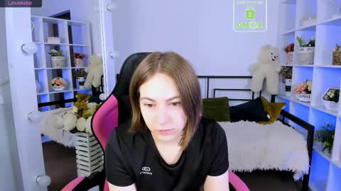 Snapshot of elma_lily chatting on 10-21-25, 05:41 elma_lily online show from 10-21-25, 05:41