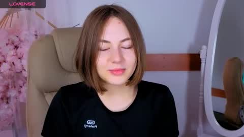 Snapshot of elma_lily chatting on 10-24-25, 06:10 elma_lily online show from 10-24-25, 06:10