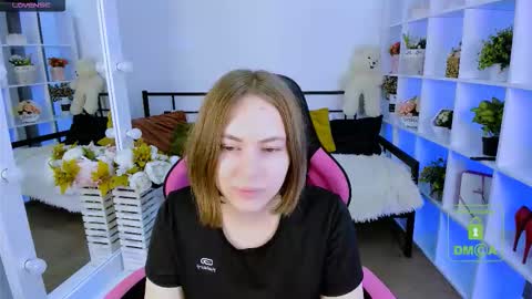 Snapshot of elma_lily chatting on 10-25-25, 05:26 elma_lily online show from 10-25-25, 05:26