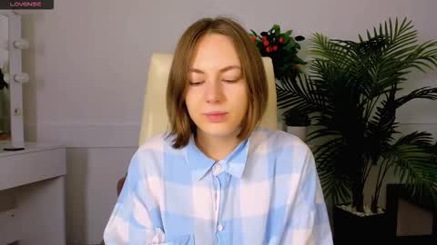 Snapshot of elma_lily chatting on 11-09-25, 07:17 elma_lily online show from 11-09-25, 07:17