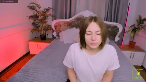 Snapshot of elma_lily chatting on 11-11-25, 06:46 elma_lily online show from 11-11-25, 06:46