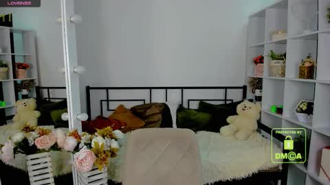 Snapshot of elma_lily chatting on 11-12-25, 07:09 elma_lily online show from 11-12-25, 07:09