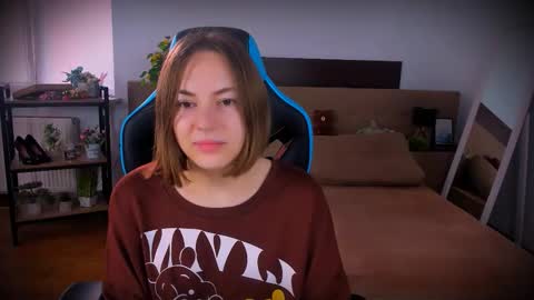 Snapshot of elma_lily chatting on 11-15-25, 07:27 elma_lily online show from 11-15-25, 07:27