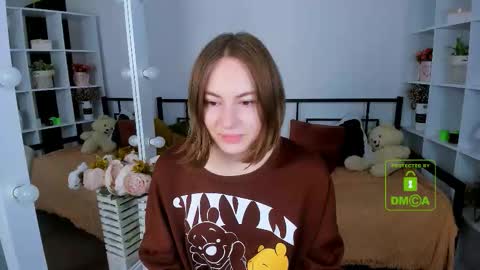 Snapshot of elma_lily chatting on 11-19-25, 07:19 elma_lily online show from 11-19-25, 07:19
