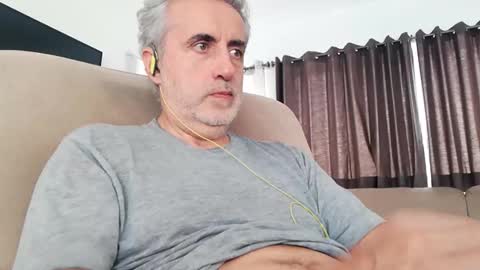 Snapshot of elmejorfvb2 chatting on 09-11-25, 06:52 fer online show from 09-11-25, 06:52