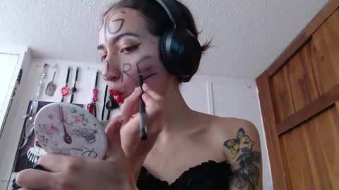 Chelsea  Please help me to reach 100 thumbs up online show from 01-08-25, 09:55