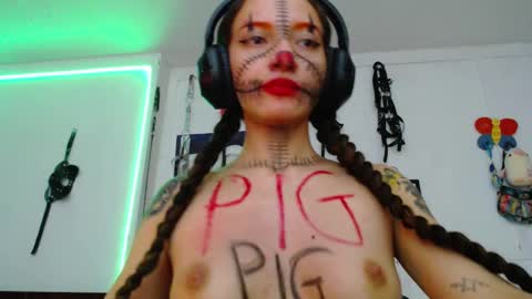 Chelsea  Please help me to reach 100 thumbs up online show from 01-22-25, 11:43