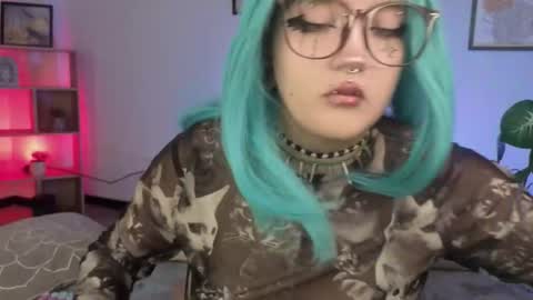 Eloise  . online show from 11-26-25, 04:46