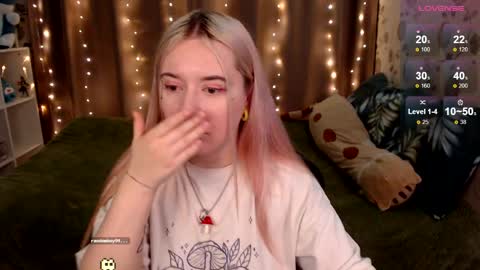 Ela give me a thumbs up if you like it  and this is important for the development of the account online show from 01-03-25, 08:01