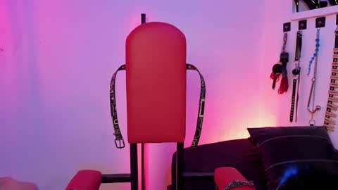 elowen_halley1 online show from 02-28-26, 07:04