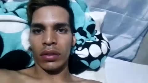 Snapshot of elreyto chatting on 03-06-25, 02:51 elreyto online show from 03-06-25, 02:51