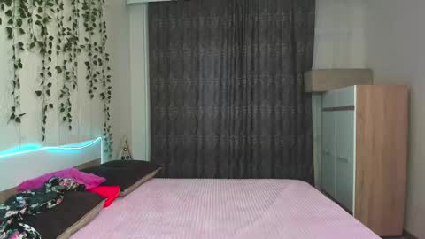 Snapshot of elsa_hot_here chatting on 12-21-24, 03:36 Elsa online show from 12-21-24, 03:36