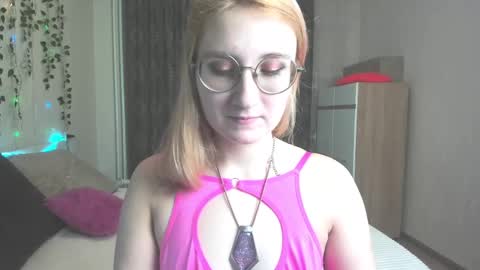 Snapshot of elsa_hot_here chatting on 01-26-25, 02:41 Elsa online show from 01-26-25, 02:41