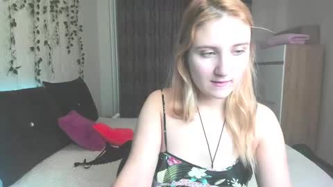 Snapshot of elsa_hot_here chatting on 02-11-25, 02:35 Elsa online show from 02-11-25, 02:35